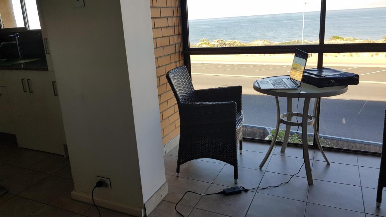 Acushla Accommodation Esplanade Living Self Check-In Self Check-Out West Beach Exteriör bild