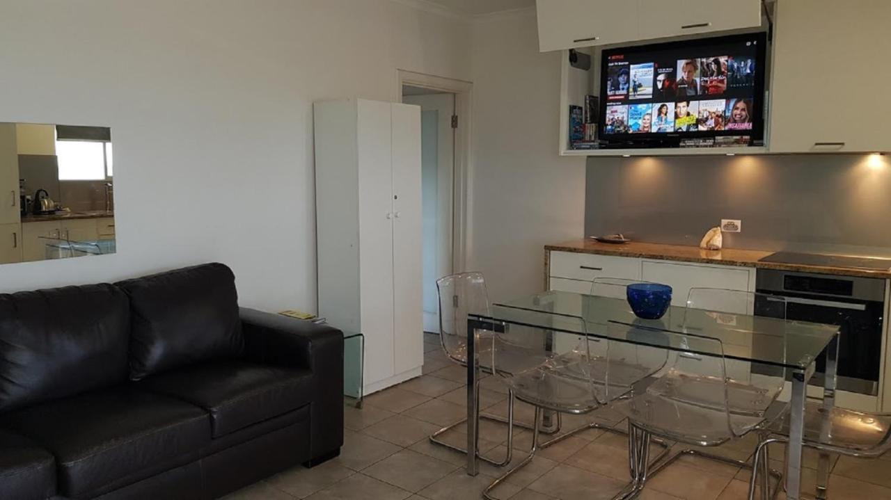 Acushla Accommodation Esplanade Living Self Check-In Self Check-Out West Beach Exteriör bild
